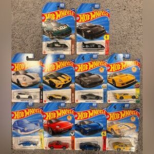 Hot Wheels Ferraris and Porsches lot of 10